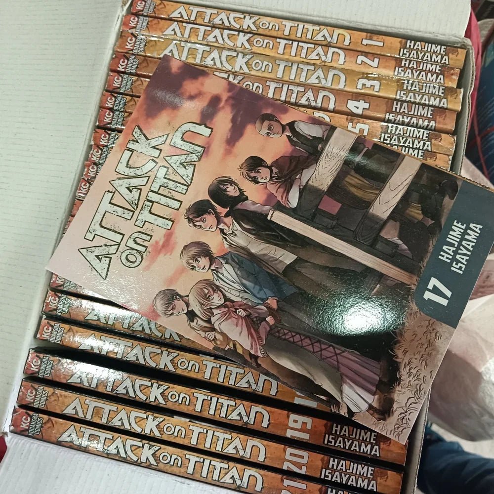 Attack On Titan Manga Box Set (Volume 1-21) 💥 With Bonus Manga Wall Framed Poster! - TAKURAI
